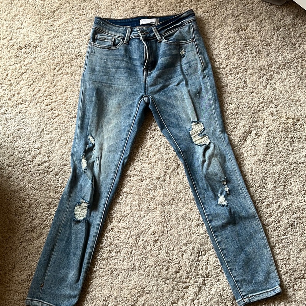 Distressed skinny Vervet jeans from Vici; medium wash; size 26